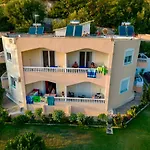 Aparthotel Onirana