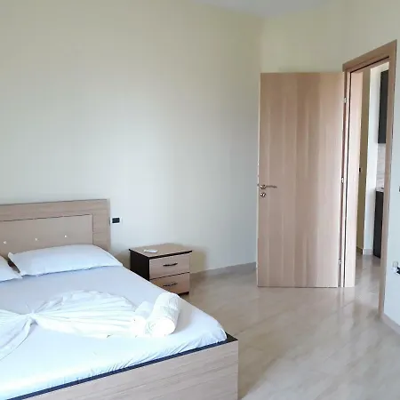 Onirana Aparthotel 3*