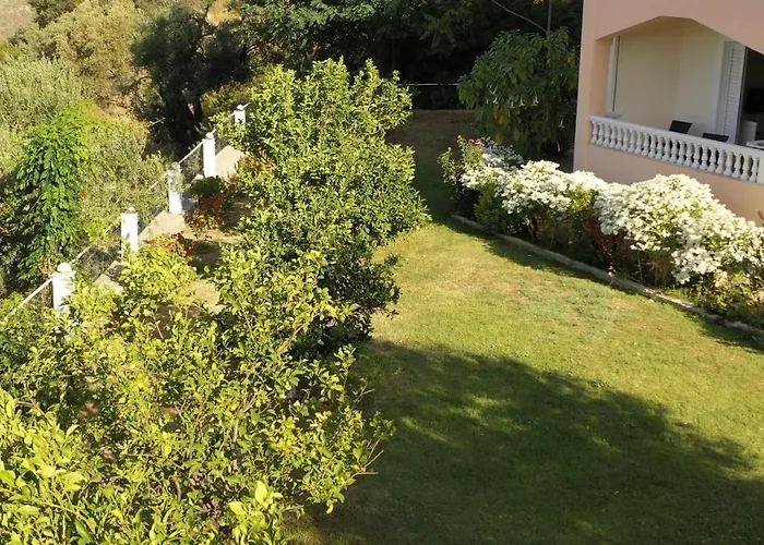 Apartahotel Onirana Borsh