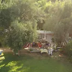 Onirana Aparthotel 3*