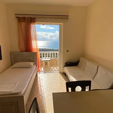Aparthotel Onirana *