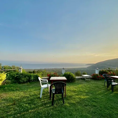 Onirana Lägenhetshotell Borsh