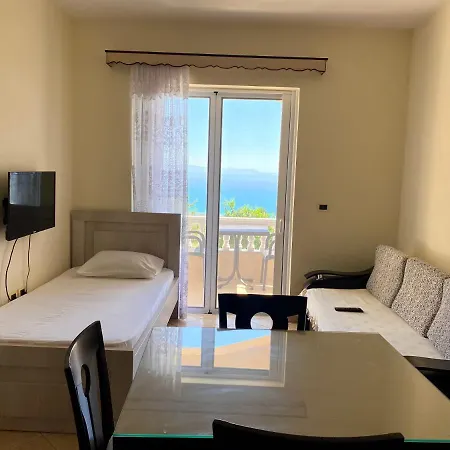 Onirana Aparthotel Borsh