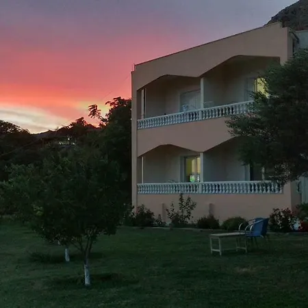 Onirana Aparthotel